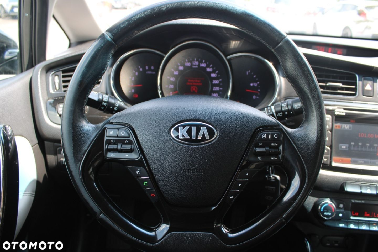 Kia Ceed - 37