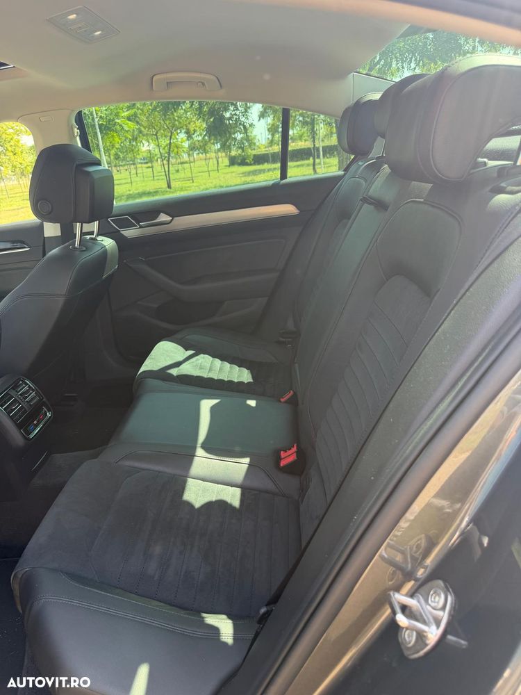 Volkswagen Passat 2.0 TDI Highline - 9
