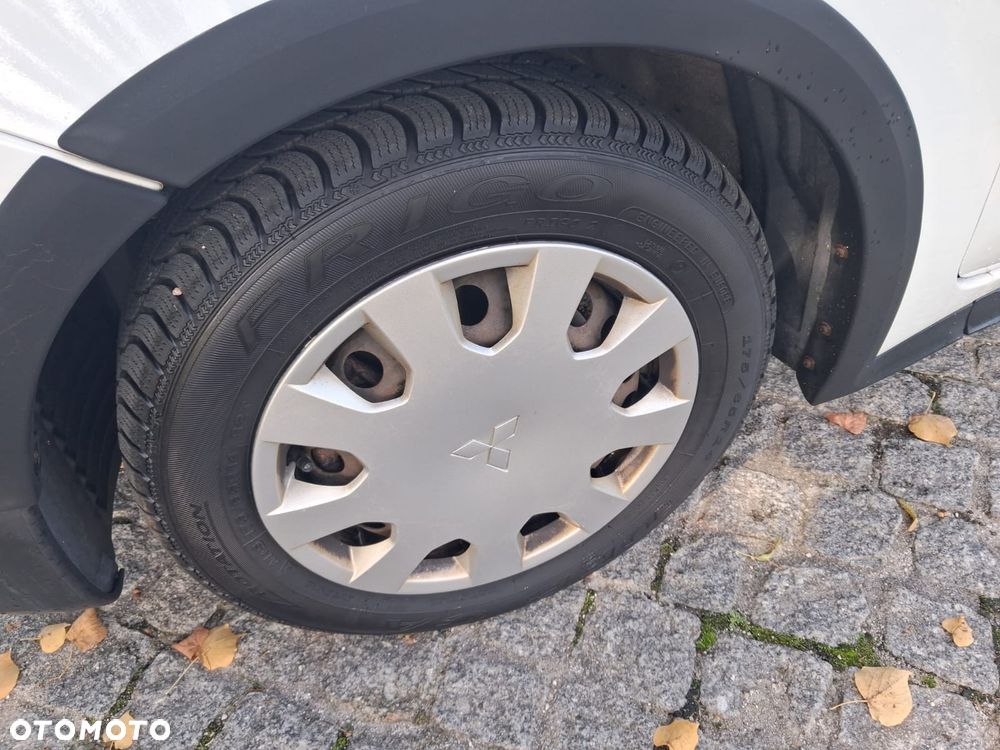 Mitsubishi Colt - 16