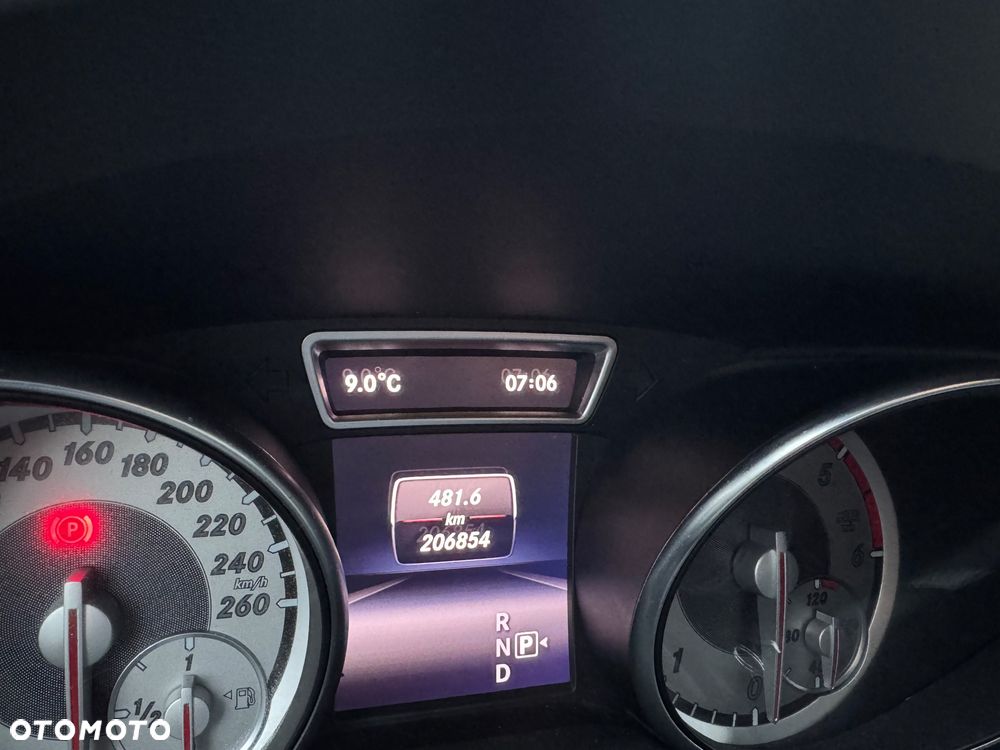 Mercedes-Benz CLA 200 d 7G-DCT UrbanStyle Edition - 11