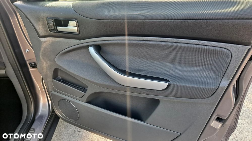 Ford Kuga 2.0 TDCi 4x4 Champions Edition - 19