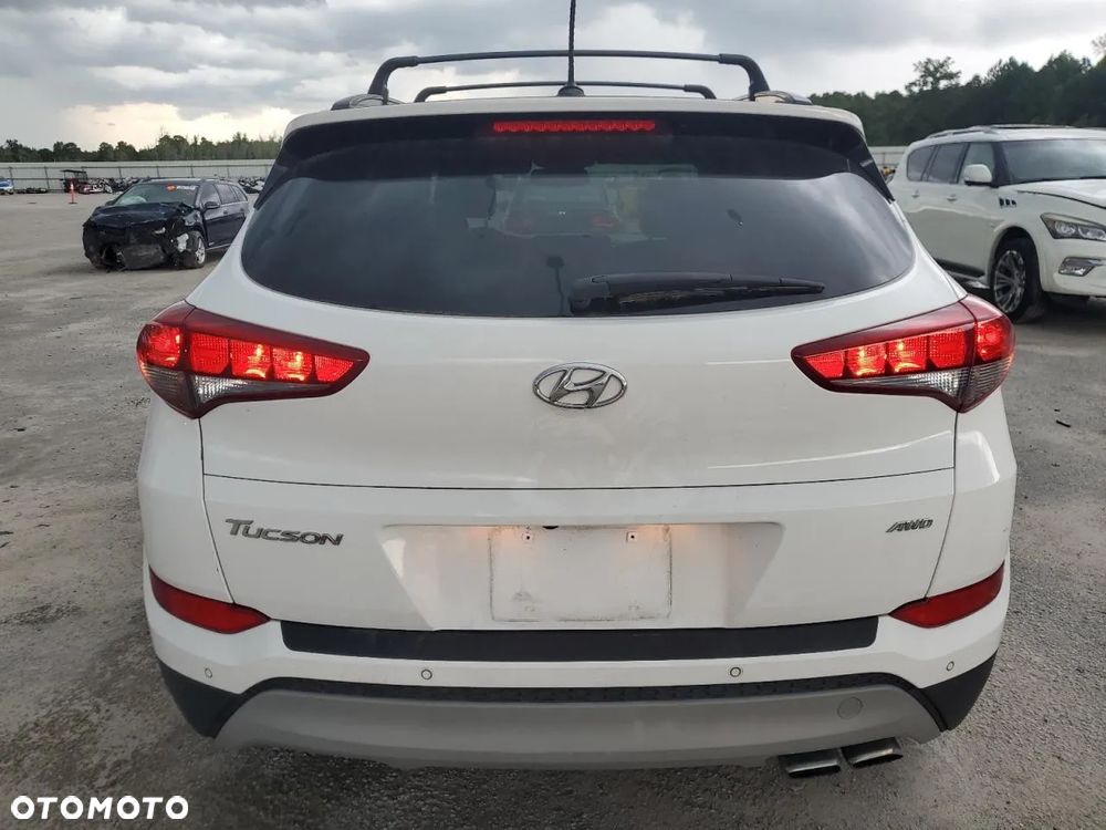 Hyundai Tucson - 8