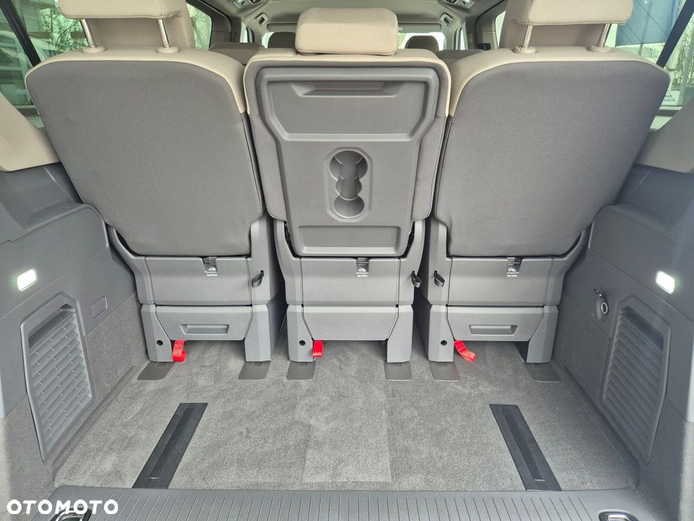 Volkswagen multivan Multivan Family L2 silnik: 2,0 l TDI SCR 150 KM / skrzynia biegów: 7-biegowa DSG rozstaw osi: 3124 mm - 23