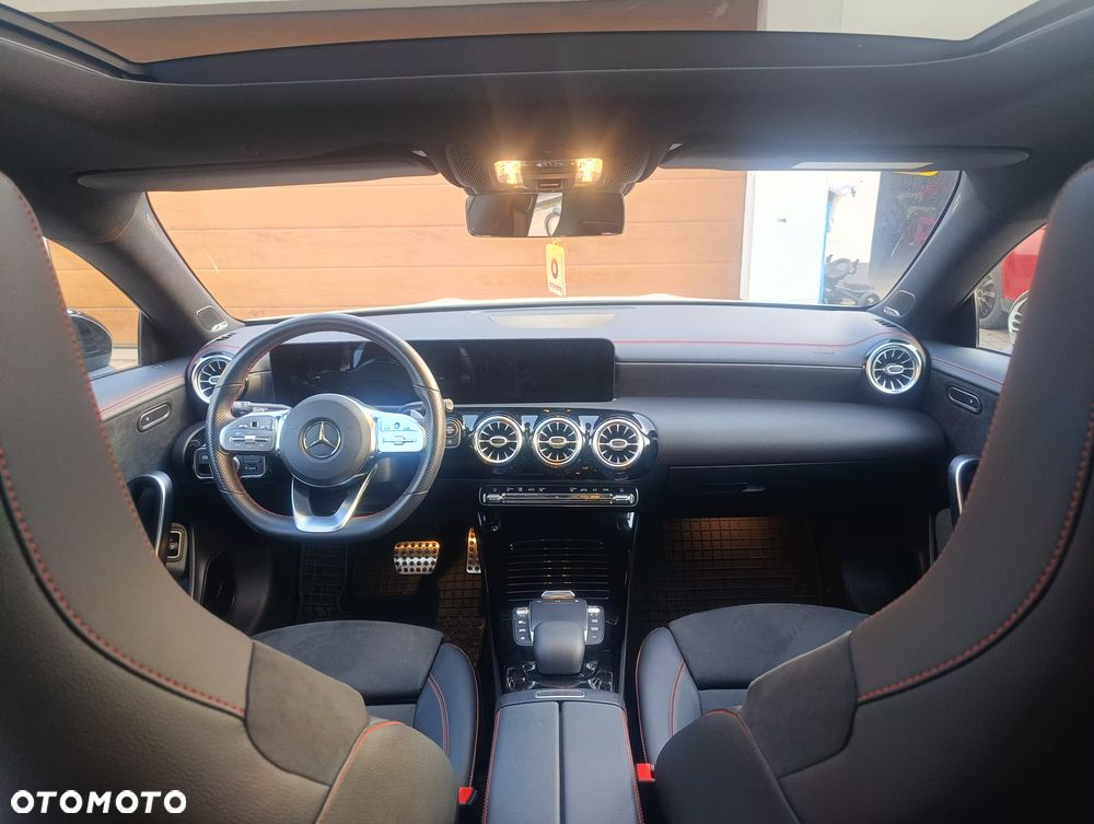 Mercedes-Benz CLA 200 Shooting Brake 7G-DCT AMG Line - 22
