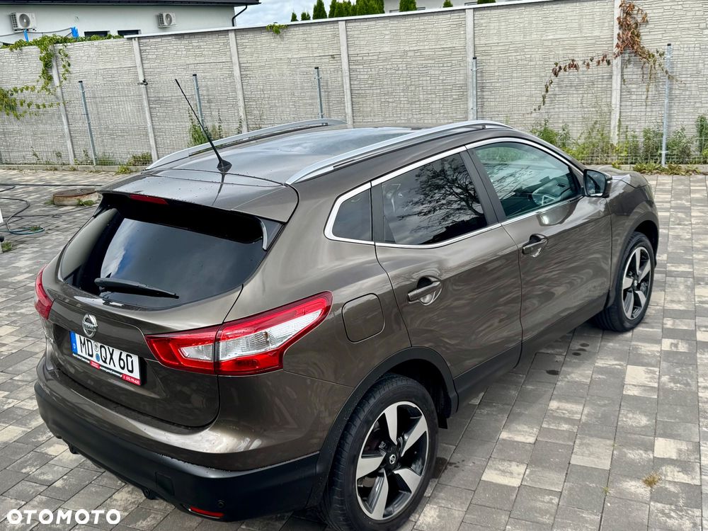 Nissan Qashqai - 25