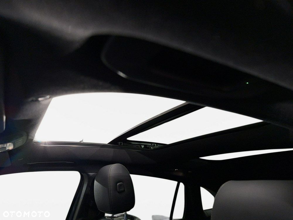 Mercedes-Benz GLA - 14