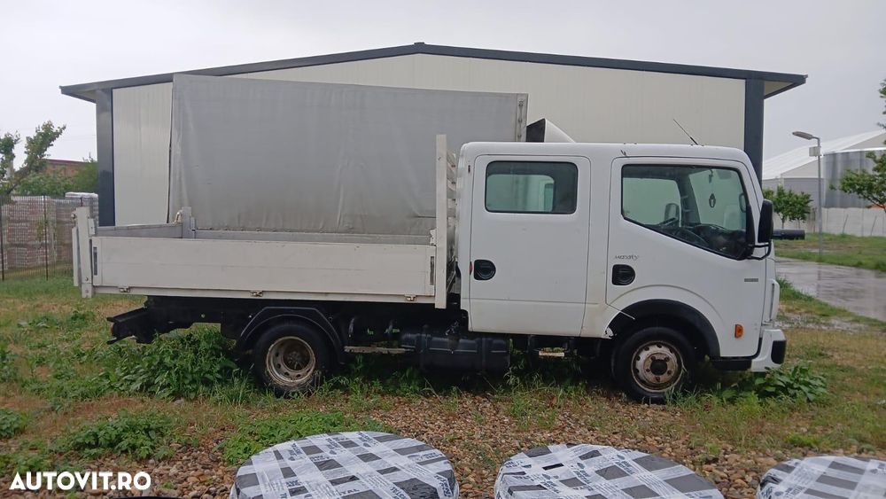 Renault Maxity - 1