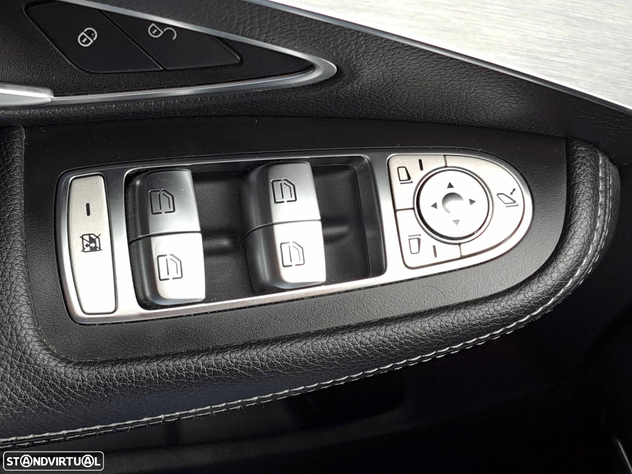 Mercedes-Benz C 300 BlueTEC Hybrid AMG Line - 11