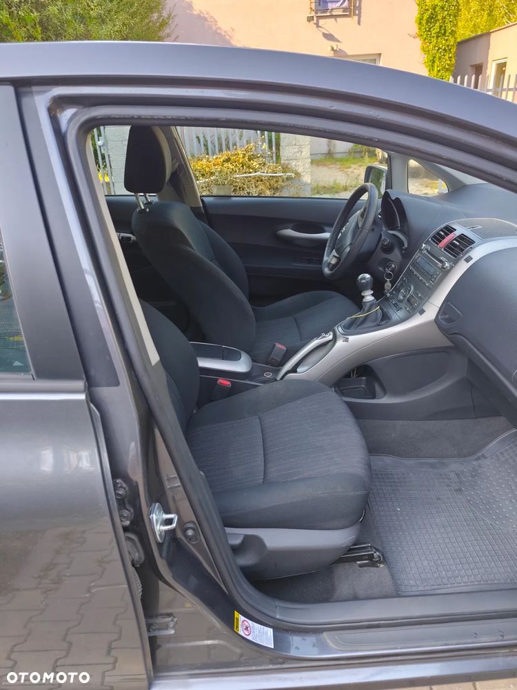 Toyota Auris 1.4 D-4D Luna - 9