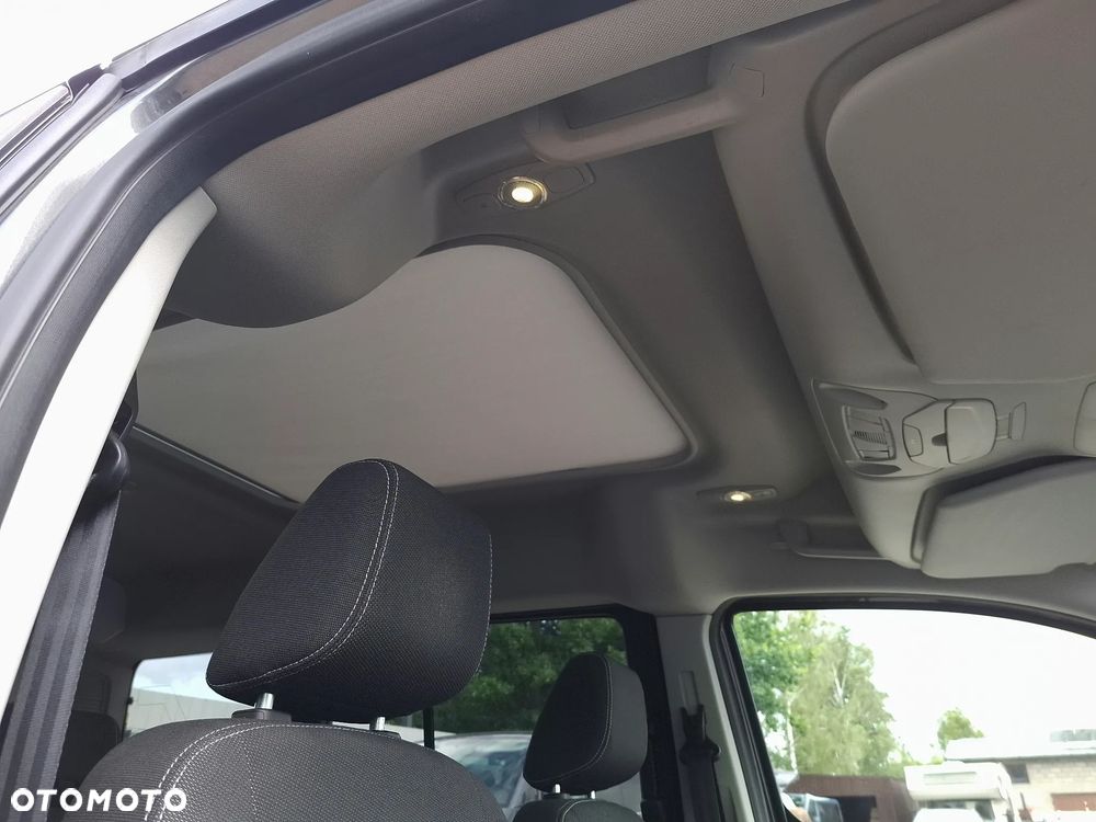 Ford Tourneo Connect Grand - 24