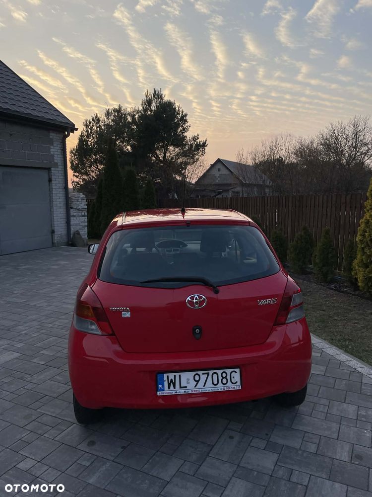 Toyota Yaris 1.0 Terra A/C - 12