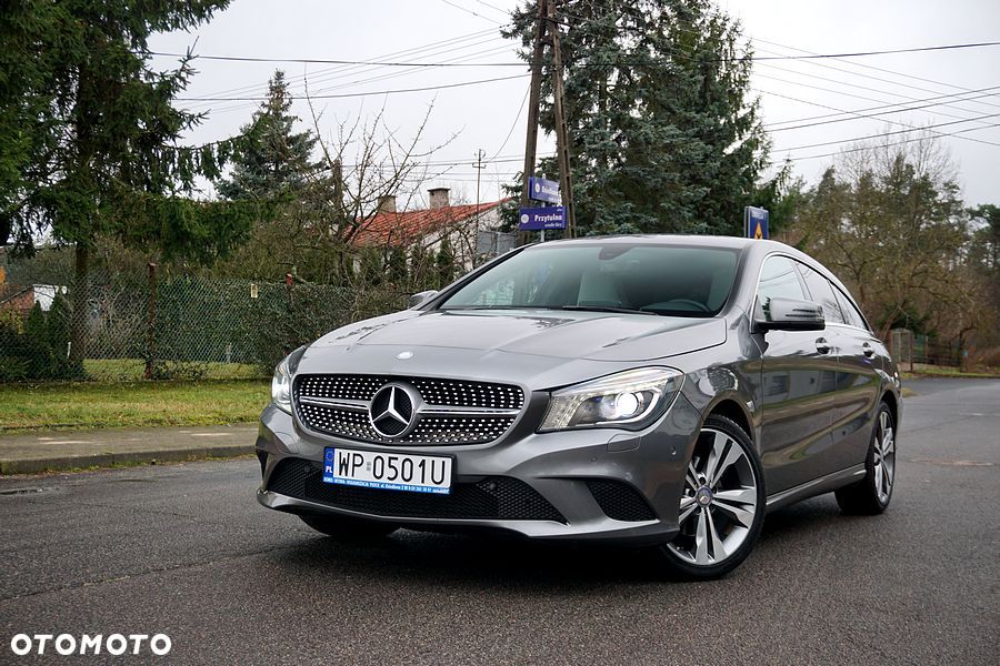 Mercedes-Benz CLA 180 Peak Edition - 2