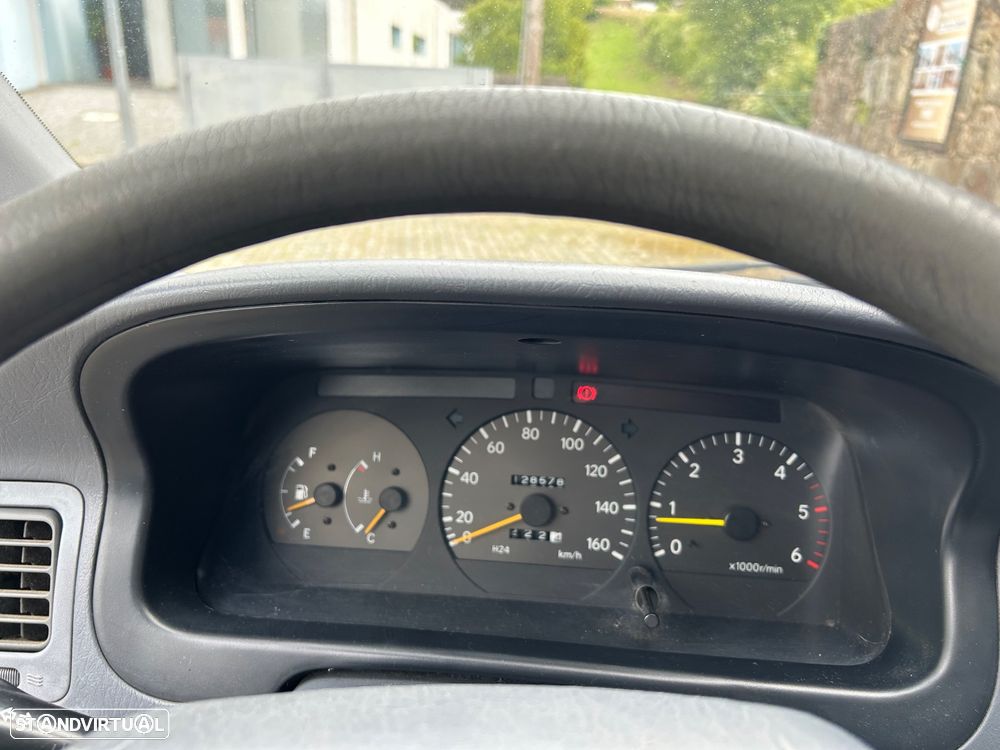 Toyota HiAce 2.4 D LXH12LB - 16