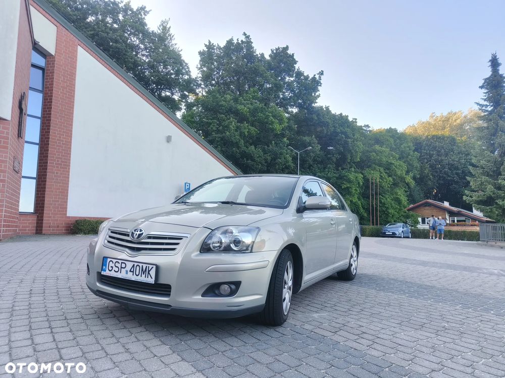 Toyota Avensis 1.8 VVT-i Luna - 2