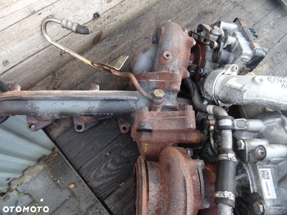 KOMPLETNE TURBO TURBOSPRĘŻARKA BMW 3.0D N57 313KM DIESEL 8510943 8508099 - 9