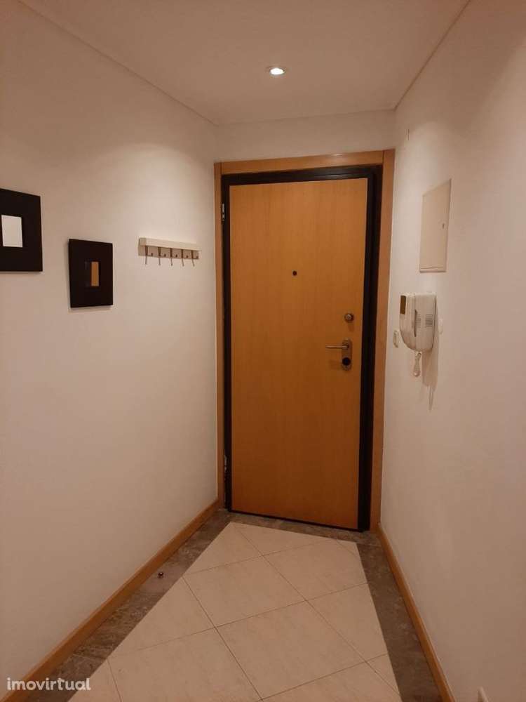 Arrenda-se Fantástico T1 - Charneca-Palhais - Grande imagem: 4/22