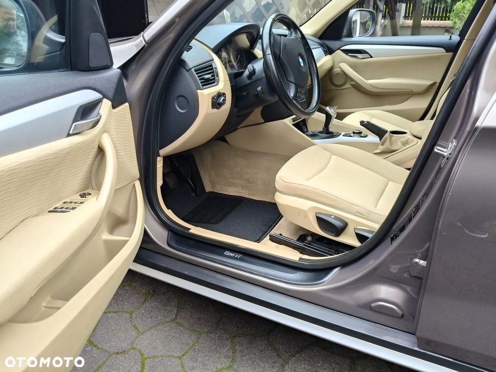 BMW X1 sDrive18d - 15