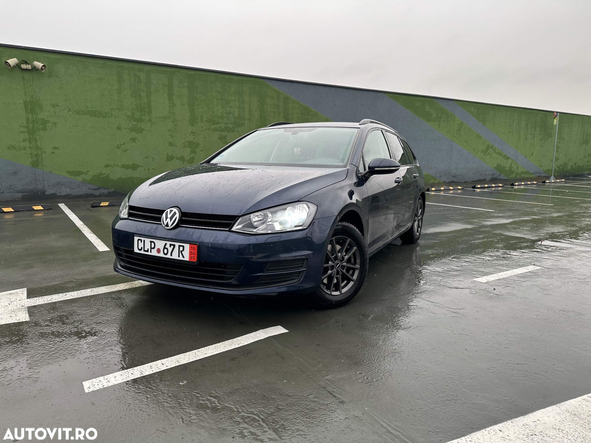Volkswagen Golf 1.6 TDI BlueMotion Comfortline - 2