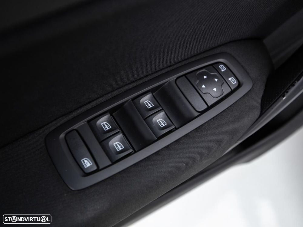 Renault Mégane Sport Tourer 1.5 Blue dCi Equilibre EDC — fotografia 12
