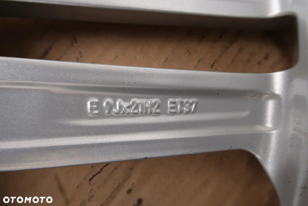 C32/C33 FELGA ALUMINIOWA AUDI A8 S8 4N0601025F 9X21ET37 - 8