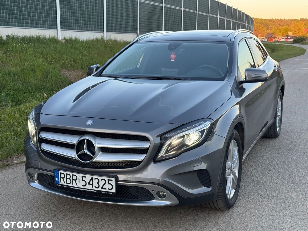 Mercedes-Benz GLA 200 Urban - 14