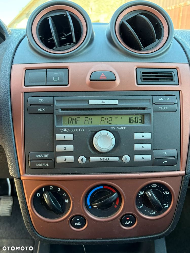 Ford Fiesta - 22