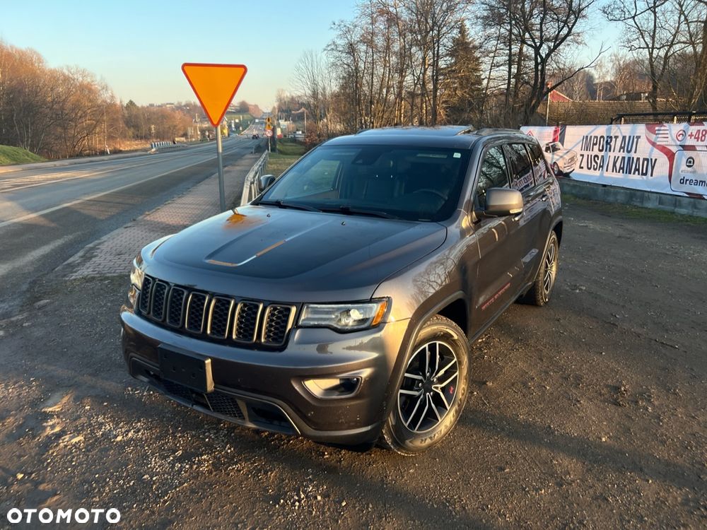 Jeep Grand Cherokee - 1