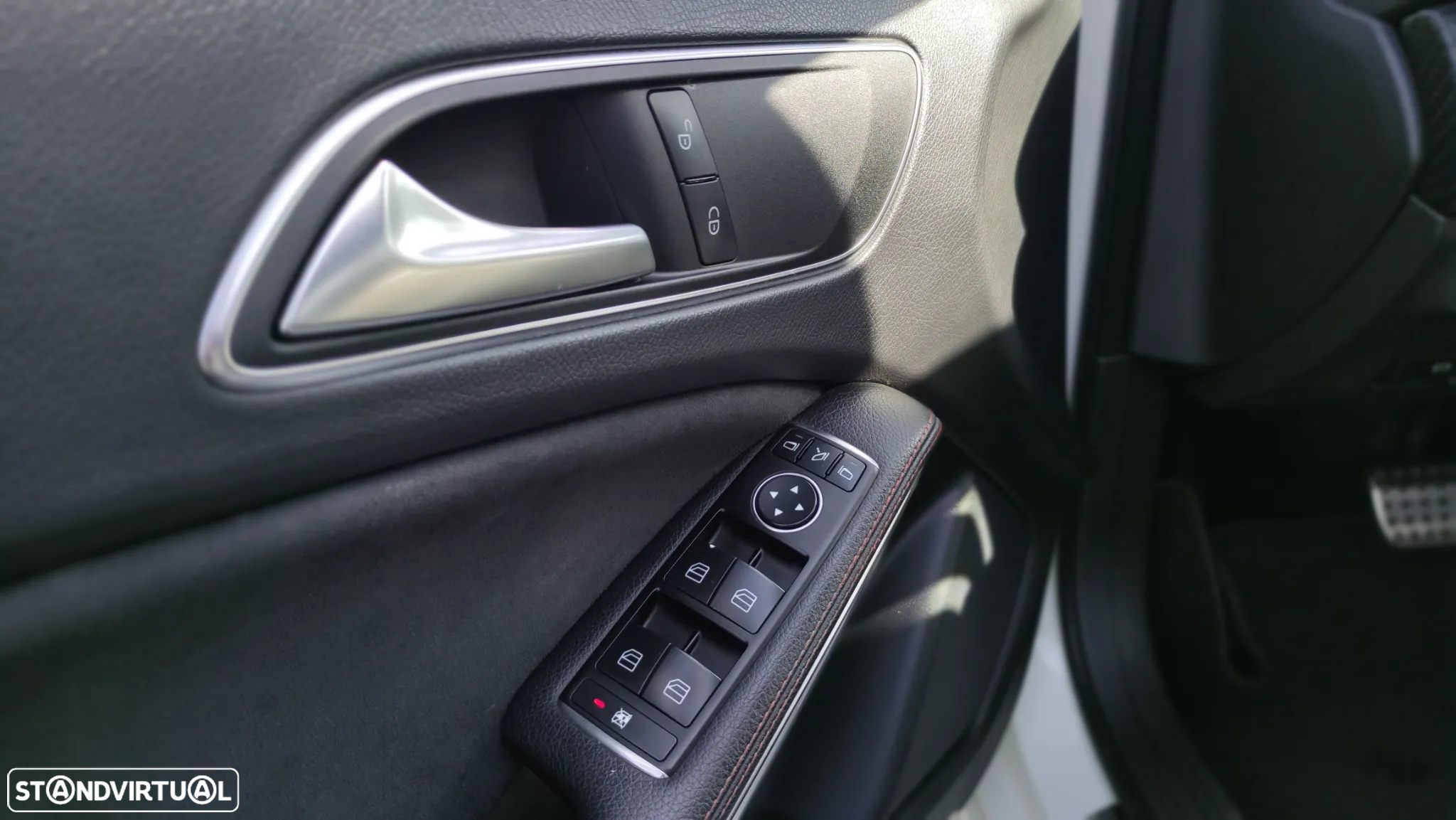 Mercedes-Benz A 45 AMG 4Matic Speedshift 7G-DCT - 33