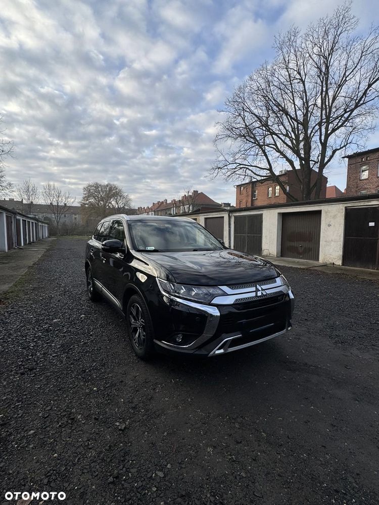 Mitsubishi Outlander 2.0 Instyle Navi 4WD CVT - 1