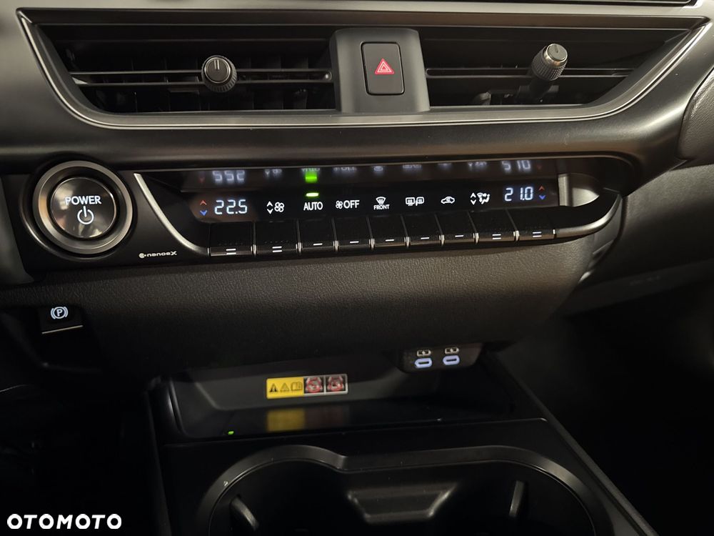 Lexus UX 250h GPF Business 2WD - 22