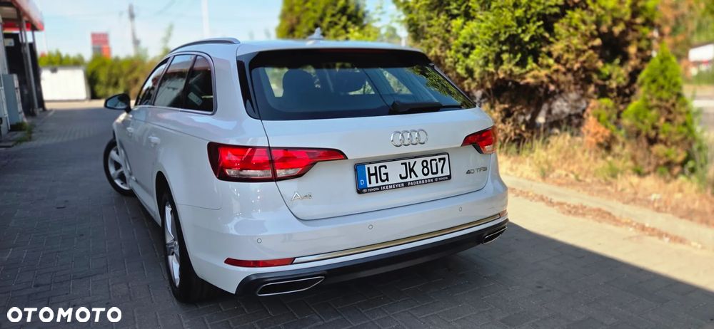 Audi A4 Avant 40 TFSI S tronic - 12