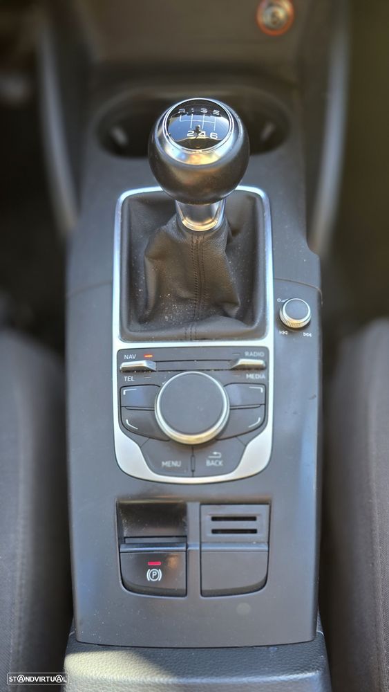 Audi A3 Sportback 1.6 TDI Ambiente - 12
