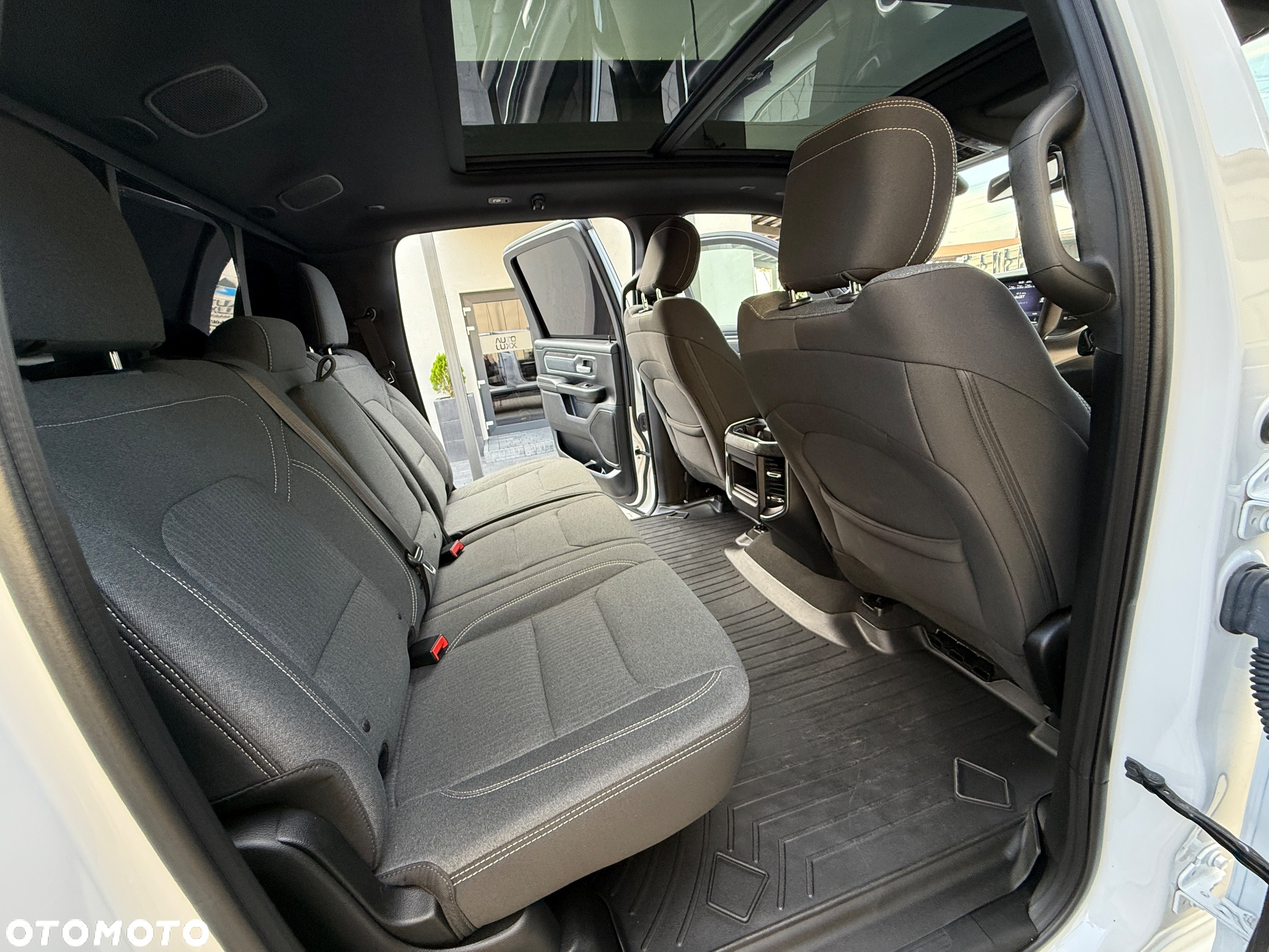 Dodge RAM 1500 5.7 4x4 - 25