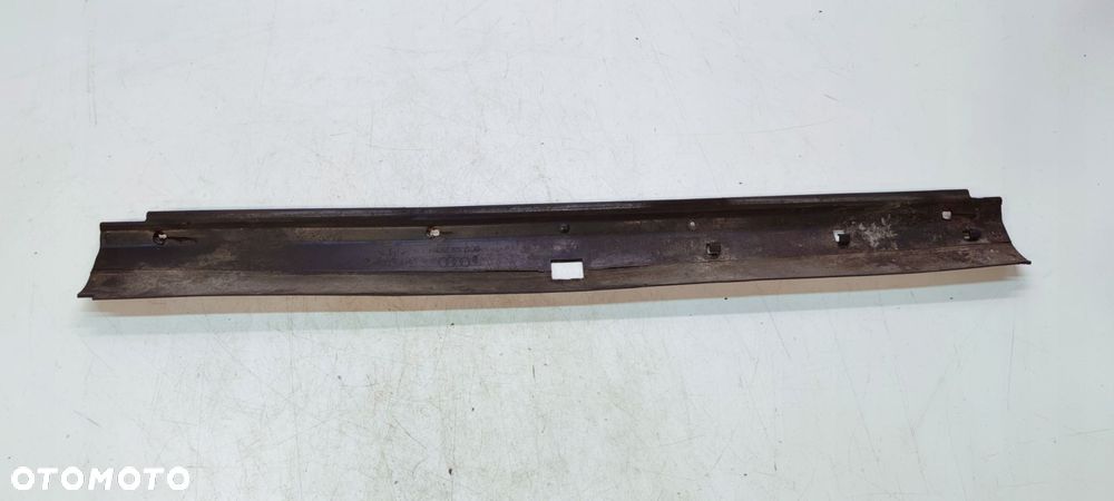 KIEROWNICA POWIETRZA ŚRODKOWA AUDI A4 B7 8E0121292H - 1