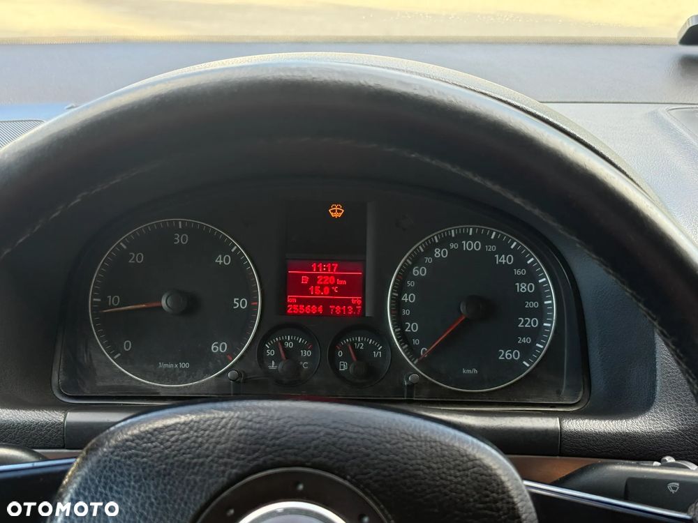 Volkswagen Touran 2.0 TDI Trendline - 10