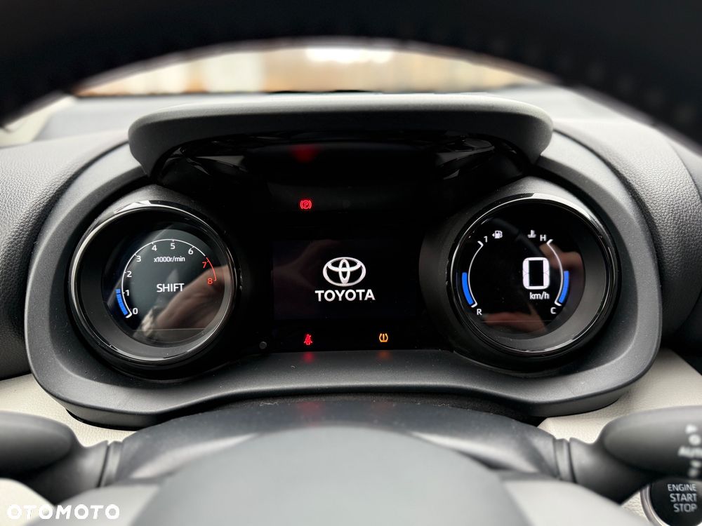 Toyota Yaris 1.5 Style - 22