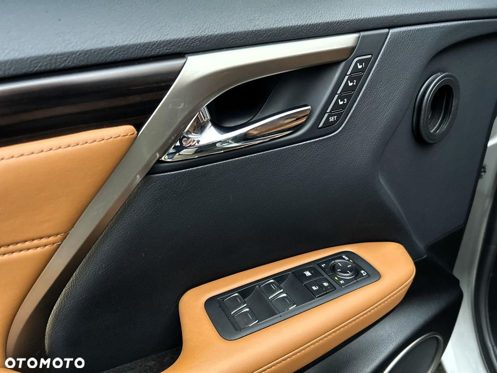 Lexus RX 450h Omotenashi - 30