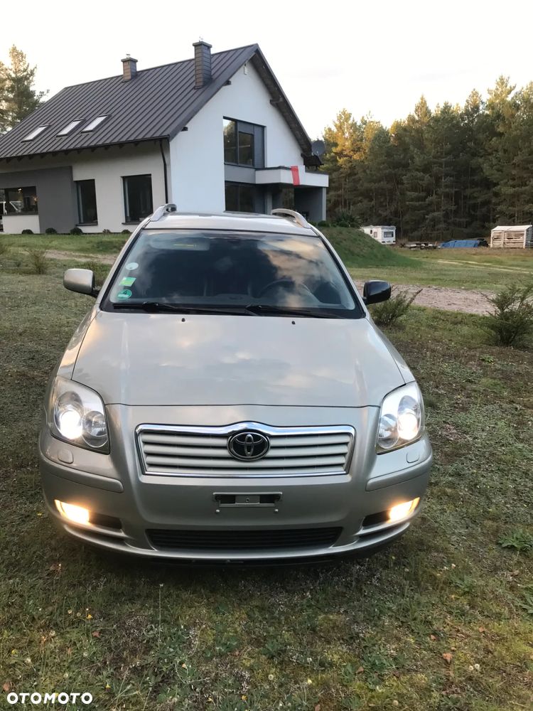 Toyota Avensis 2.0 D-4D Executive - 4