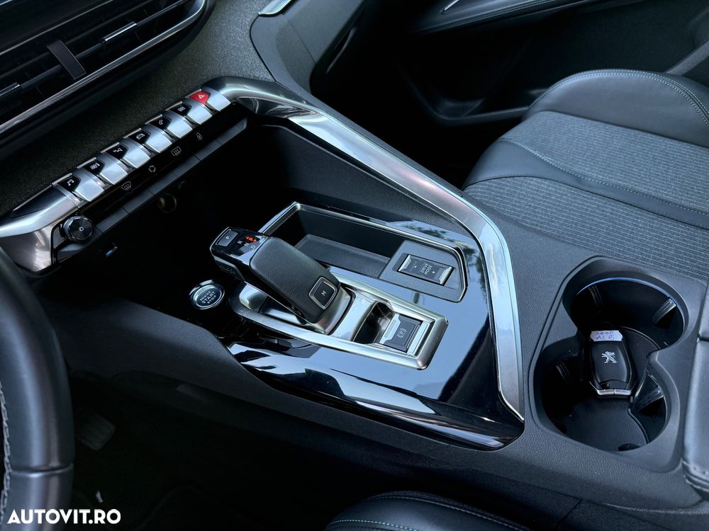 Peugeot 3008 PureTech 130 Stop & Start GPF EAT8 Allure - 18