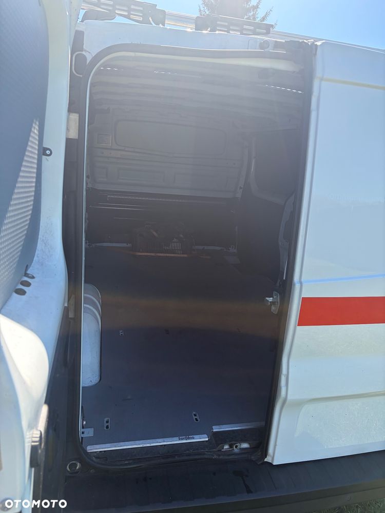 Renault Trafic - 13