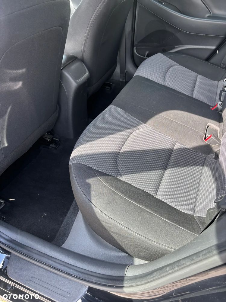 Hyundai i30 1.5 DPI Classic + - 16