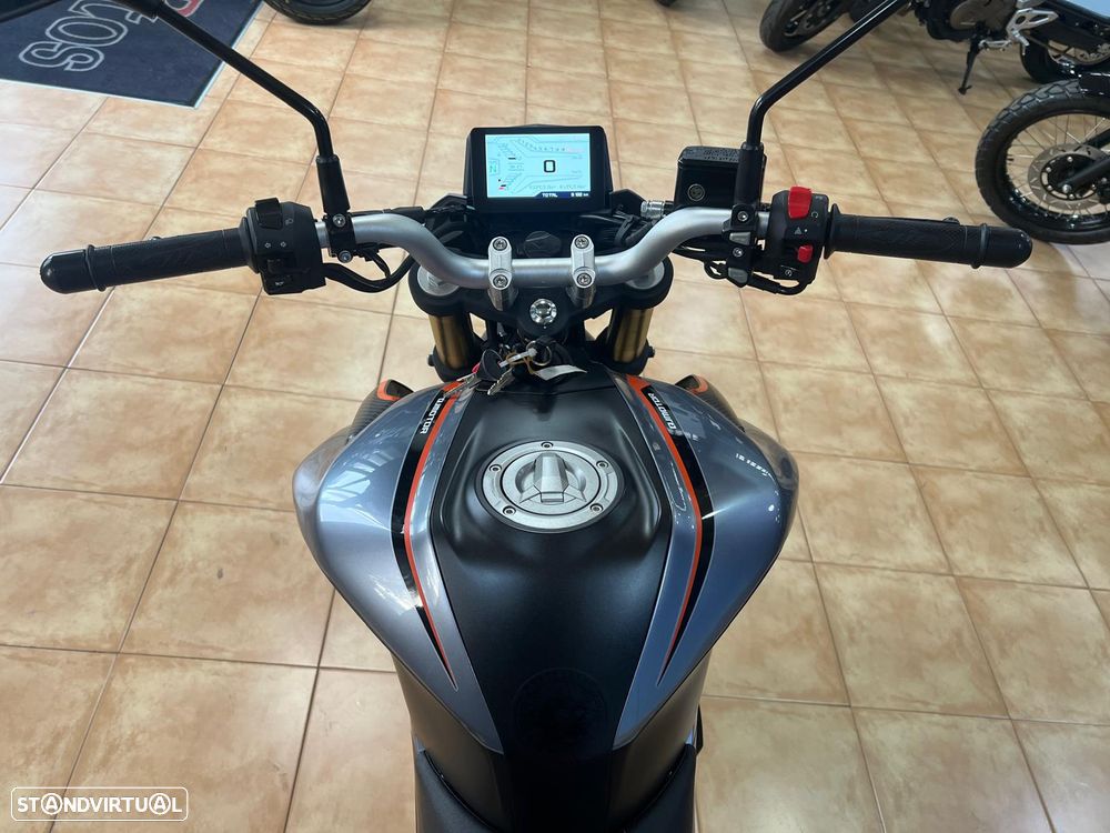 QJ Motor SRK 125S - 7