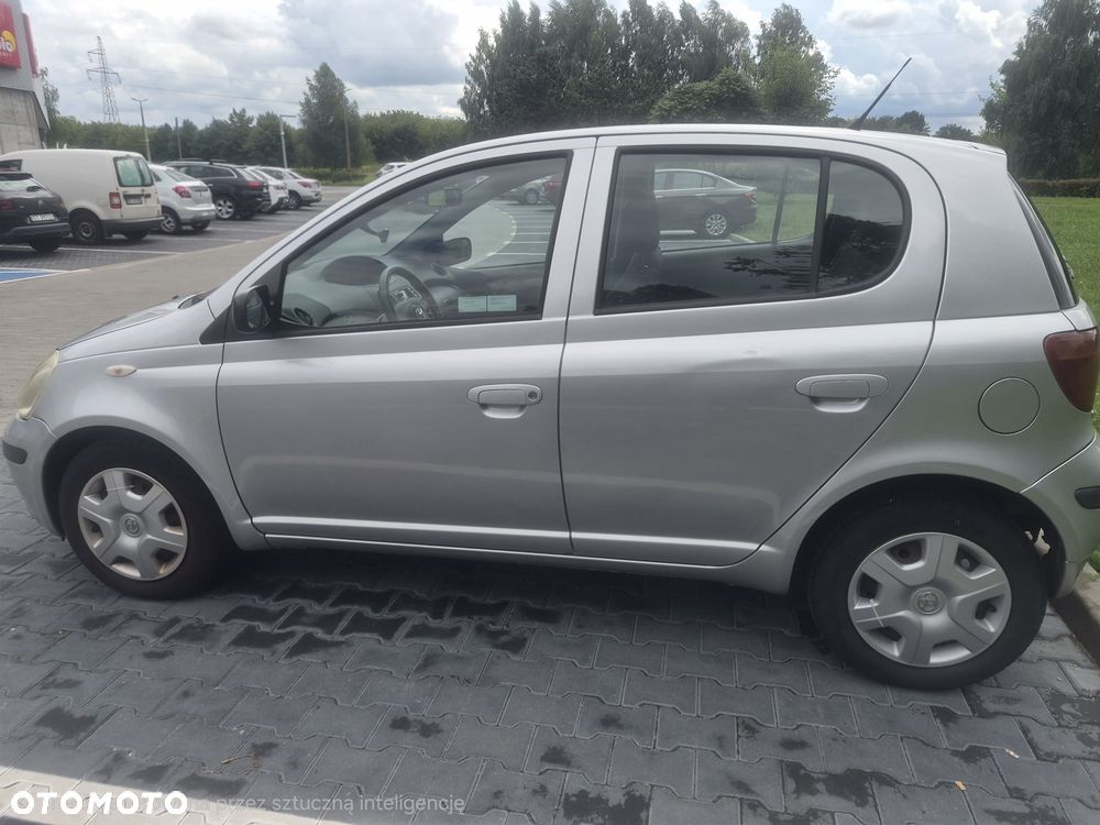 Toyota Yaris - 2