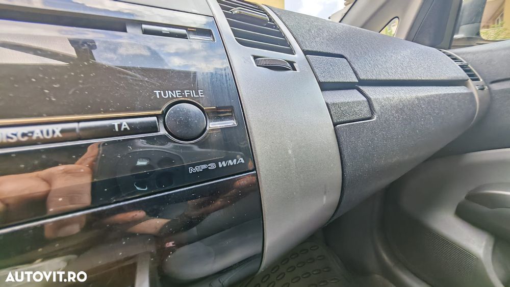 Toyota Prius (Hybrid) Luna - 18