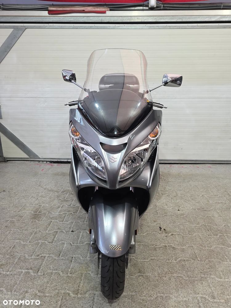 Suzuki Burgman - 8