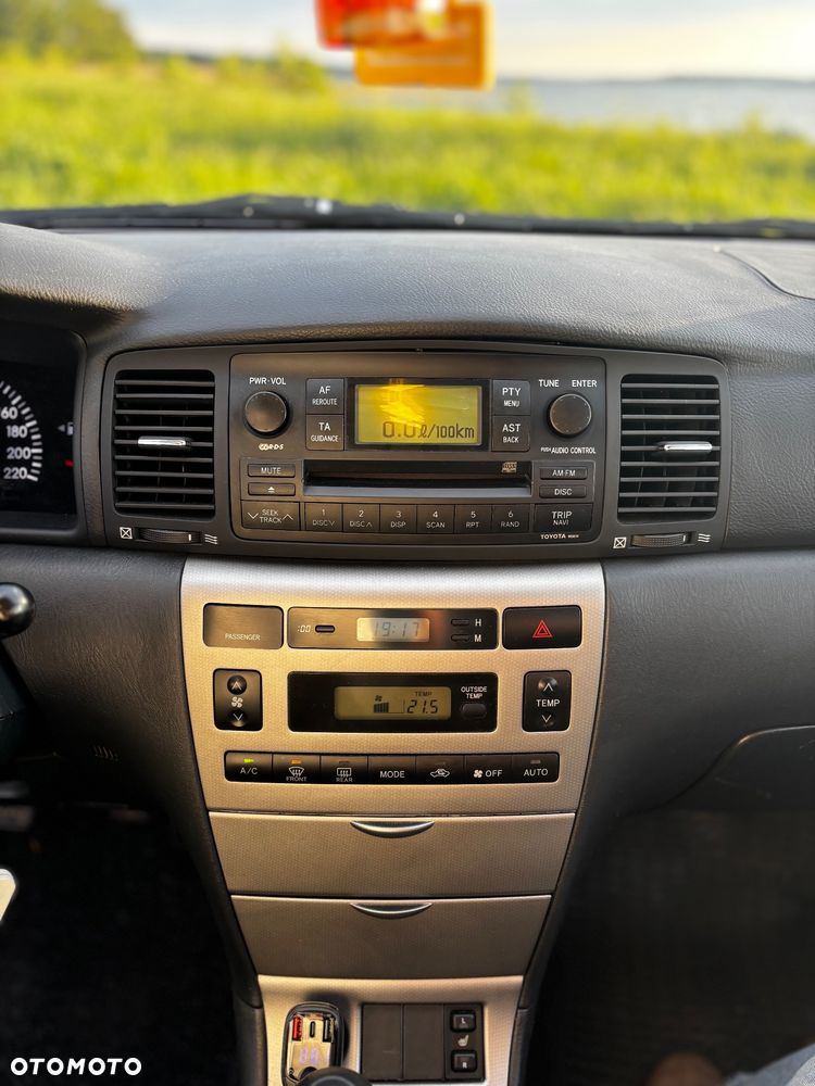 Toyota Corolla 1.6 VVT-i Sol - 11
