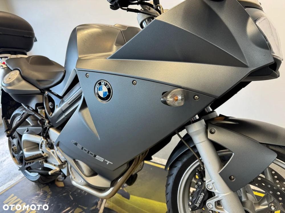 BMW F - 9