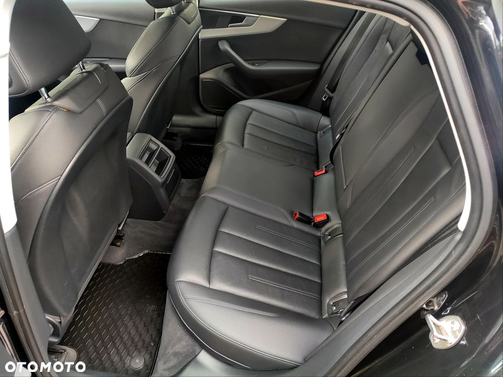 Audi A4 Limousine - 6