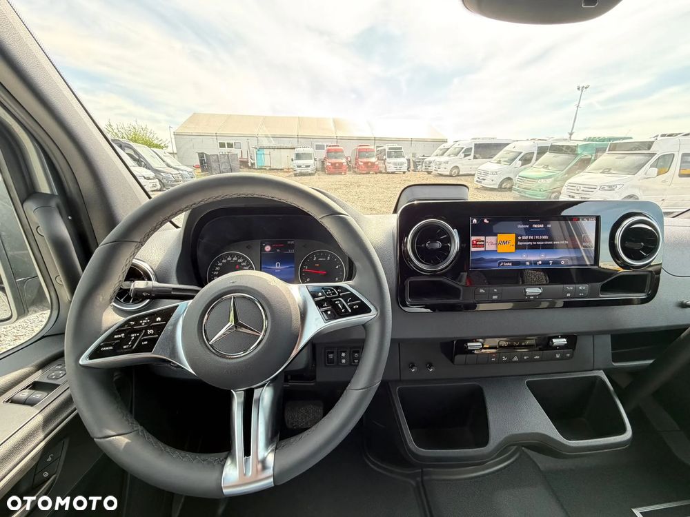 Mercedes-Benz Sprinter 519 - 14