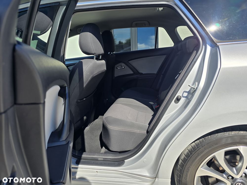Toyota Avensis Touring Sports 1.8 Multidrive S Comfort - 18